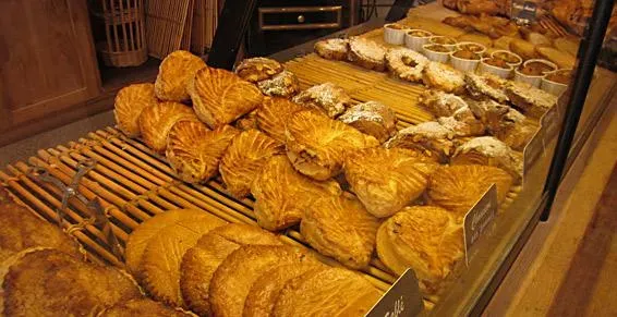 Pain aux raisins